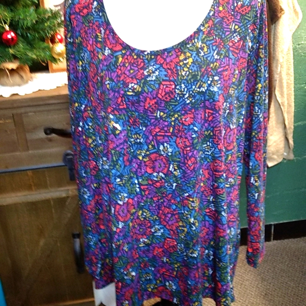 LuLaRoe top